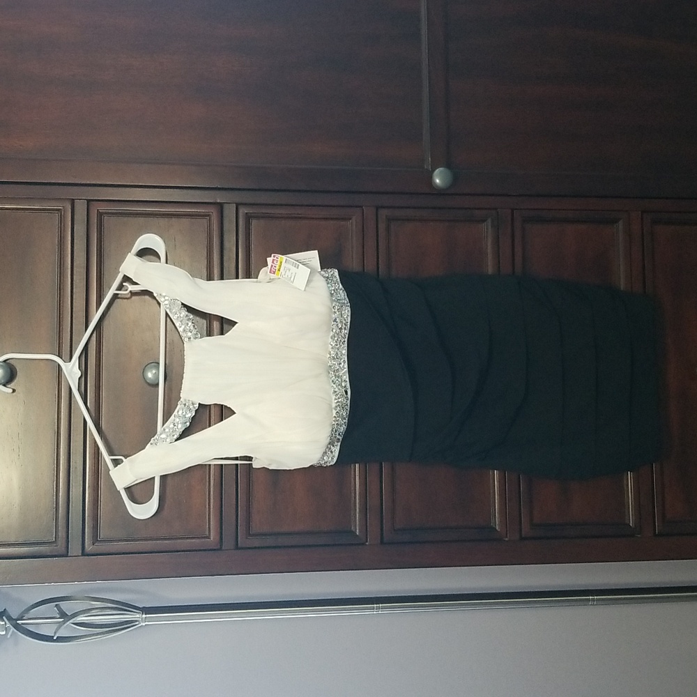 Deb Semi-formal Dress Black White Roushed With Crystal Gems Juniors M